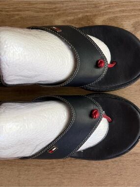 Vintage Y2K 90s Tommy Hilfiger Navy thong platform wedge with Red Accent